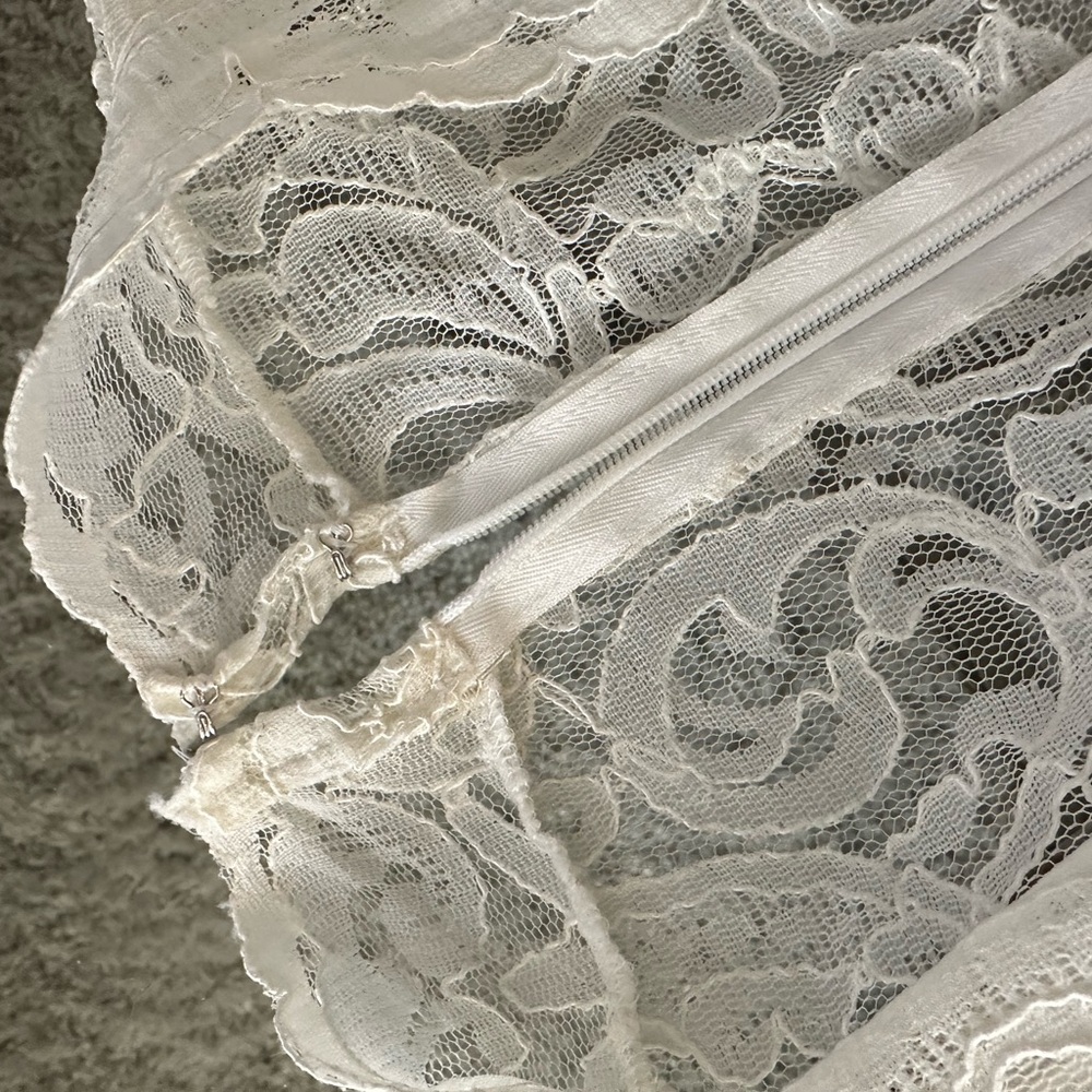 Elegant White Lace Dress with Belt - Picture 10 of 12